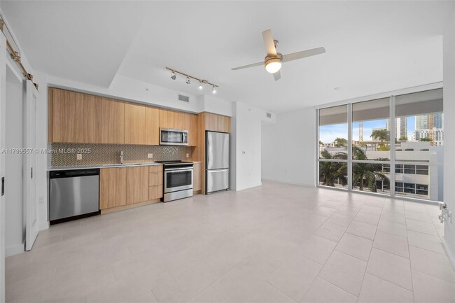 Photo - 2150 N Bayshore Dr Apartamento Unidad 0203