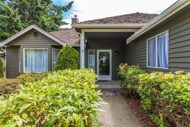 Building Photo - Updated Oak Harbor Home in Ridgehaven