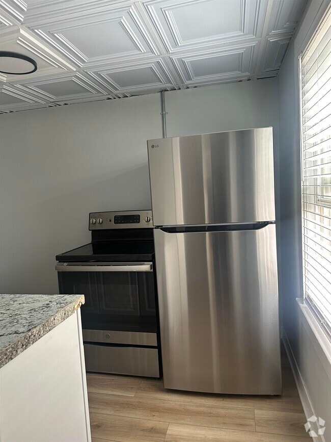 Building Photo - 30 Ledge St Unit 3 Rental