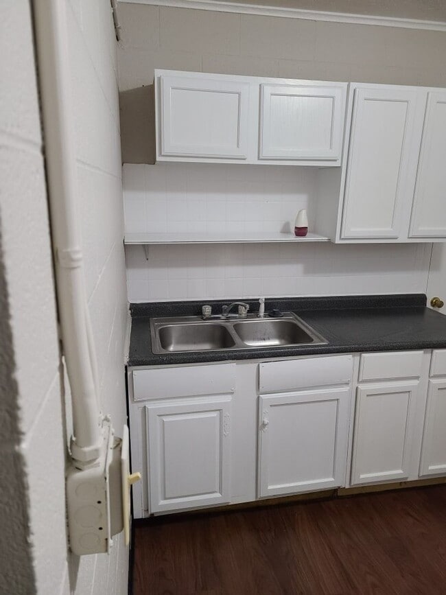 Photo - Spacious 2BR/1BA located on the west side ...