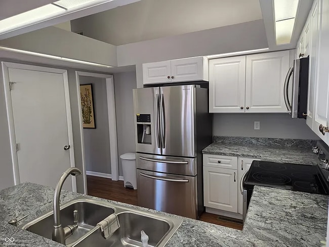 Photo - 943 Mockernut Ct