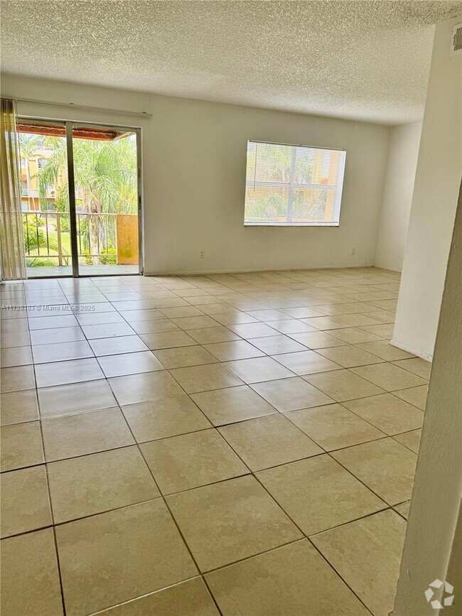 Building Photo - 18111 NW 68th Ave Unit I202 Rental