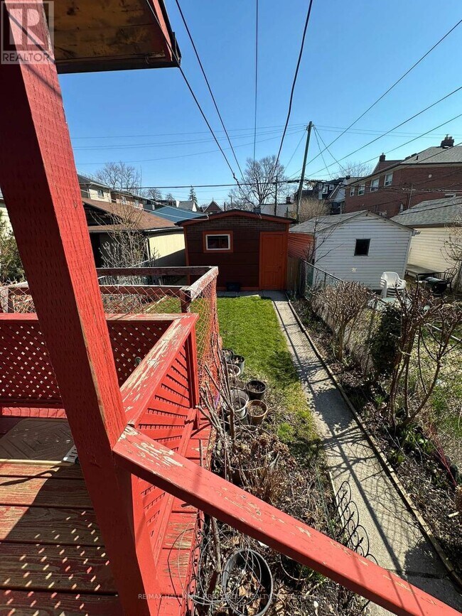 Photo - 145 Gladstone Ave