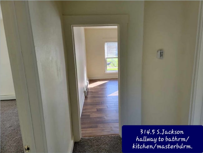 Photo - 314 1/2 S Jackson St