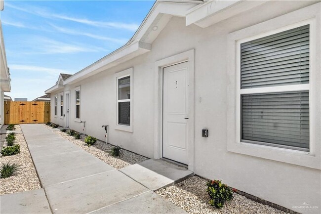 12504 N 39th St Unit 3