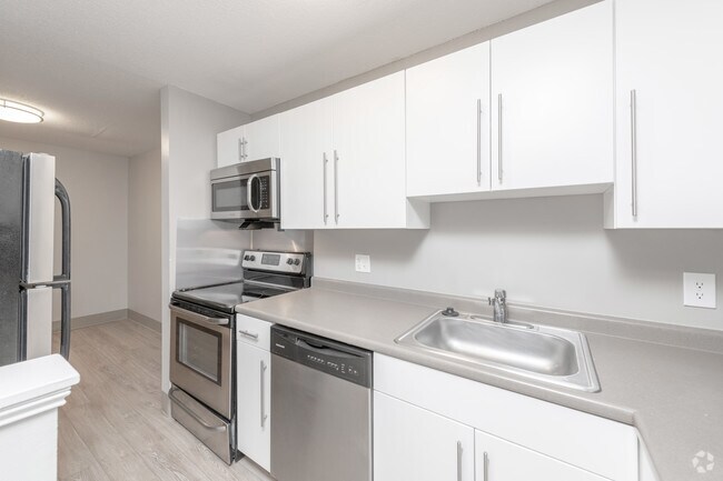2 BR, 2 BA