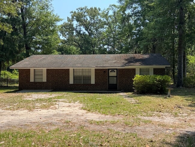 Building Photo - Private Country Setting 2 Bedroom/ 1 Bath Brick Home w/ Storage Shed and Fenced Yard- No HOA