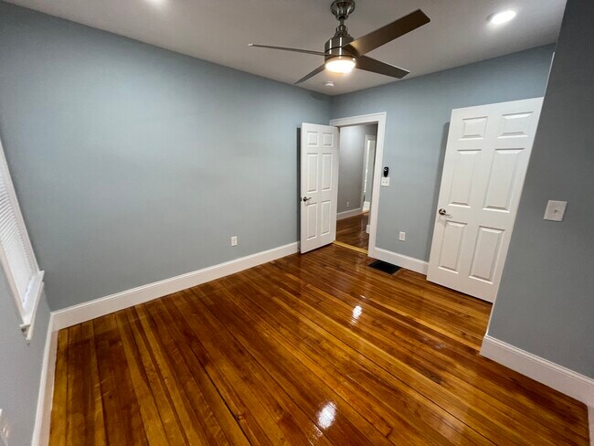 Photo - 5 Mossland St