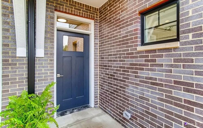 Photo - Luxurious 3 bed 3 bath townhome in Glen Ellyn