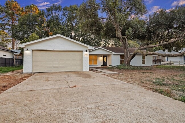 Photo - 5411 Logston Ln