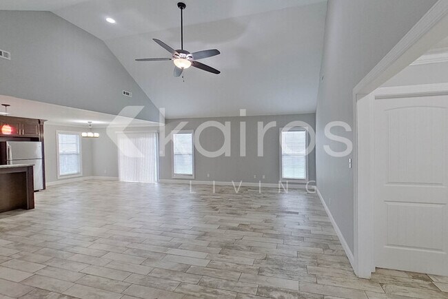 Photo - 122 Cottonwood Dr