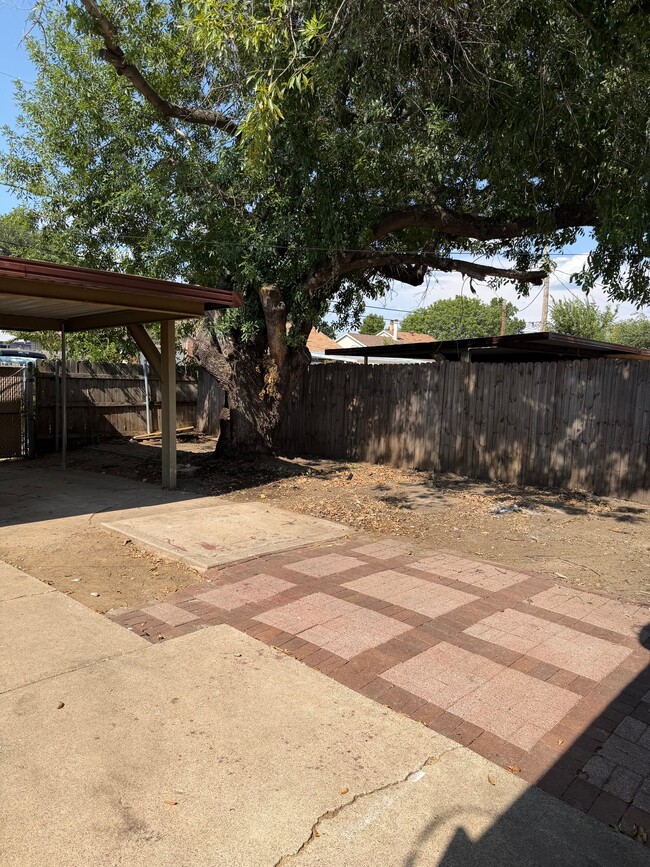 Photo - 310 Gregory Ln
