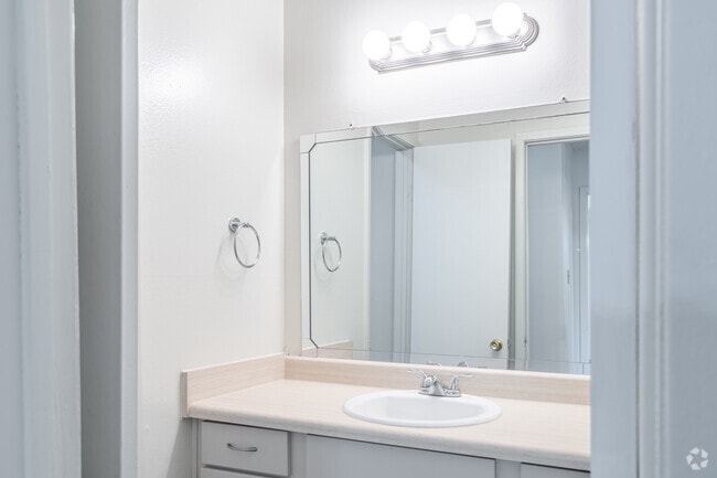 3BR, 2BA - 1386SF