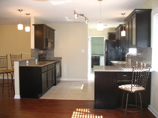 Photo - ***WESTSIDE 3/2 AVA. MAY 31st--POSSIBLY SOONER!***