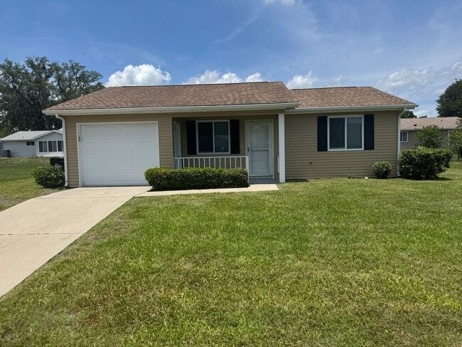 Charming 2/1 Home in Oak Run 55+ Community... - Charming 2/1 Home in Oak Run 55+ Community...