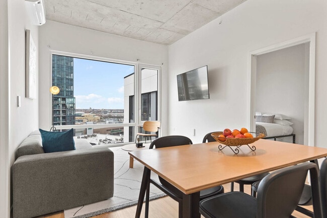 Photo - 851 W Blackhawk St Unit ID1243856P