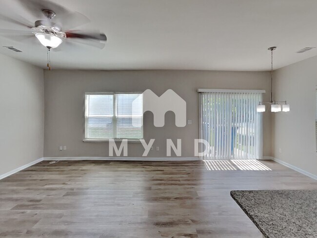 Photo - 5519 Newton Creek Dr