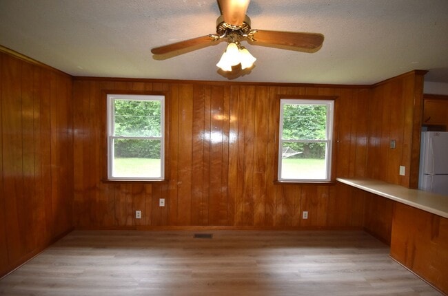 Photo - 3 Bedroom Home For Rent Near Post!