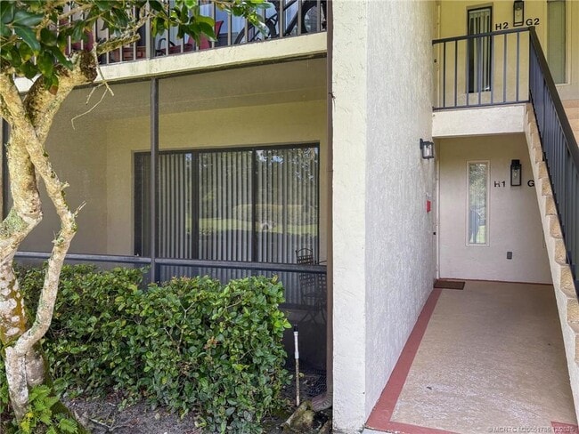 Photo - 1965 SW Silver Pine Way Unidad H1