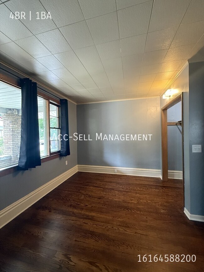 Photo - 747-7th St NW-