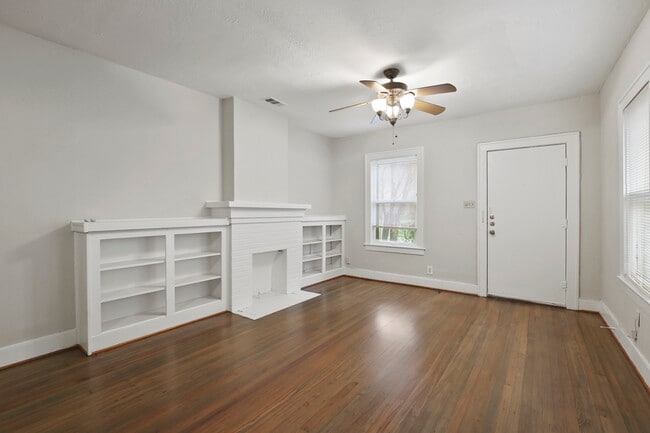 Photo - 5930 Velasco Ave