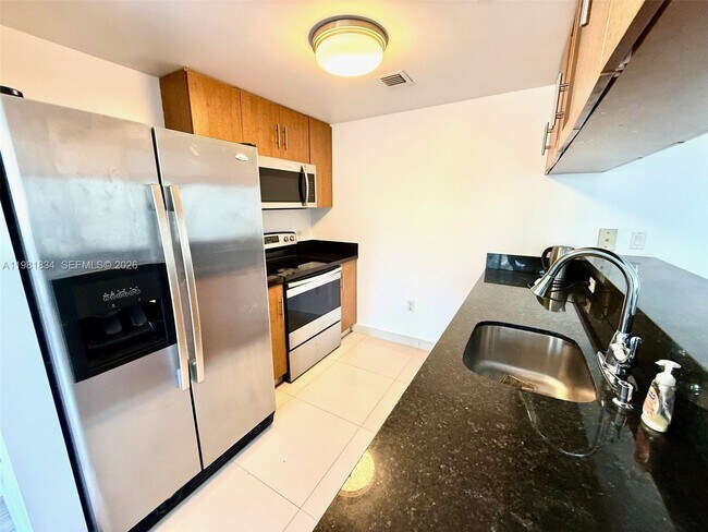 Photo - 601 NE 23rd St Unit 605