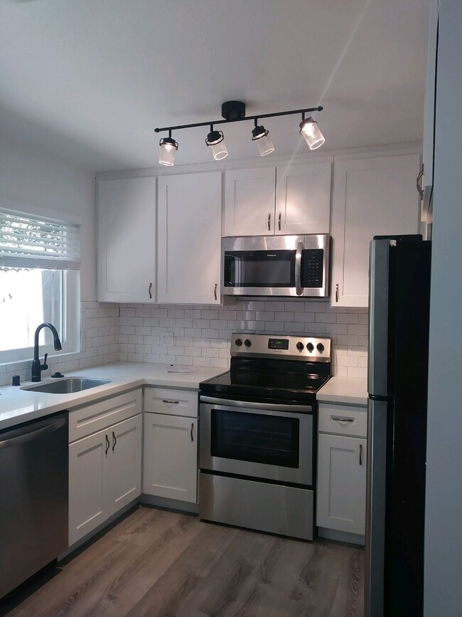 Plaza Del Sol Town Homes