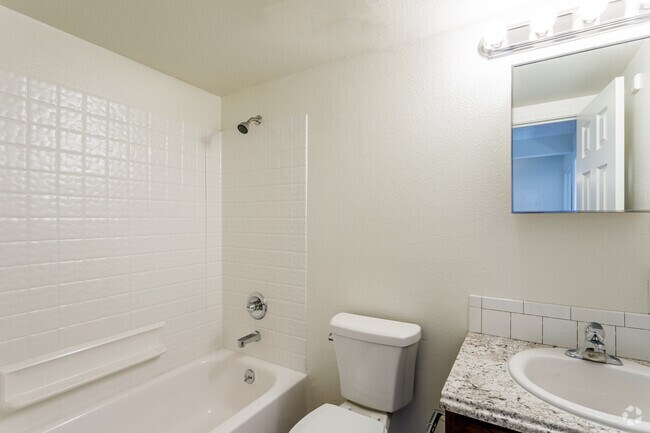 2HAB,1BA-850 ft²