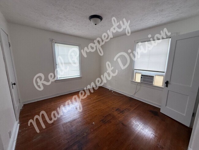 Photo - 2316 S 6th St Unit Apartment B