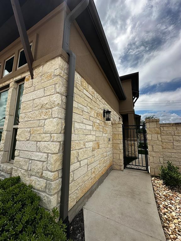 Photo - 904 Indian Hawthorne Dr