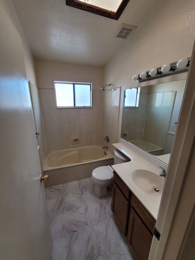Photo - Second story 2/2 condo with easy access to I-10 and 60 FWY. Unit 261
