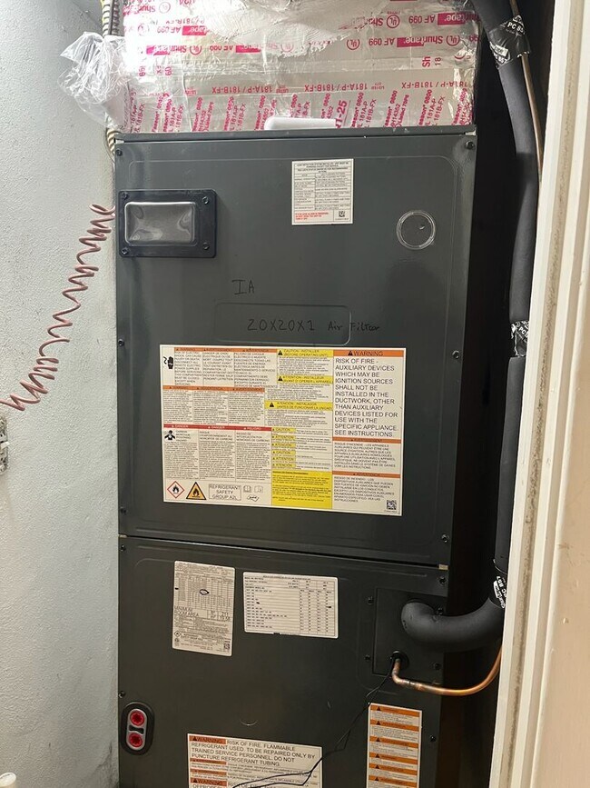 Photo - For Rent 4-Bedroom, 2-Bathroom single-family home