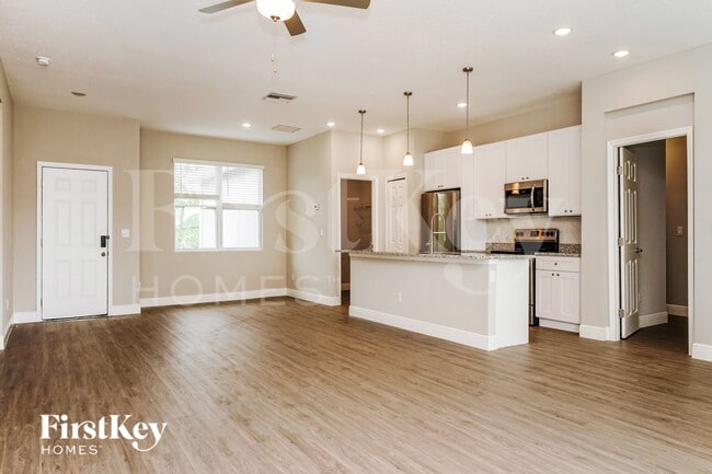 Photo - 3120 Halsey Ave SE