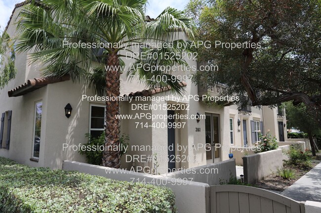 3 Bedroom / 2.5 Bathroom Townhome with 2 c... - 3 Bedroom / 2.5 Bathroom Townhome with 2 c...