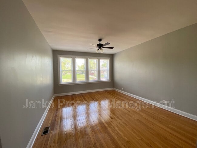 Photo - 1351 W 90th St Unidad 1