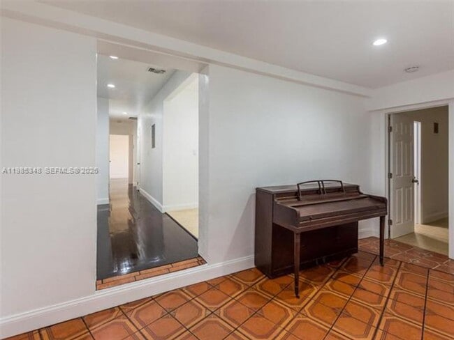 Photo - 6300 NW 41st St