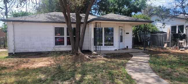 Photo - rs0401 Unit 401-1/2