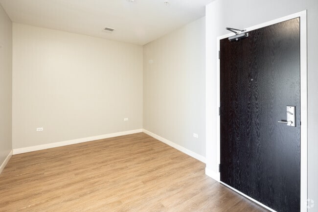 2BR, 3BA 1453SF- Live Work Space- Den