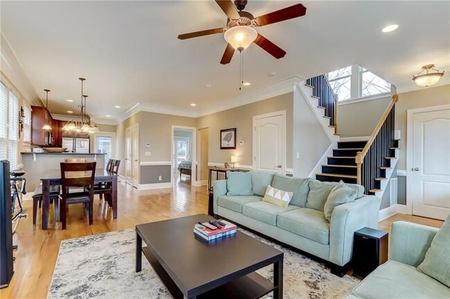 Photo - 345 Chastain St SE