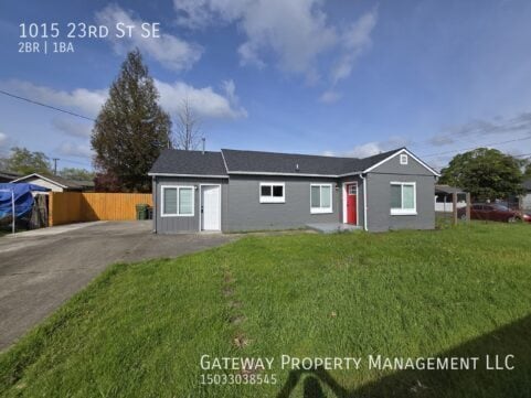 Building Photo - 1015 23rd St SE