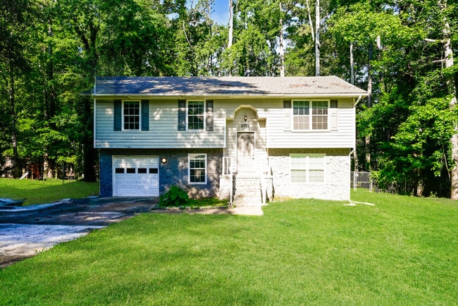 Building Photo - Fantastic 4bd/2ba home! Let yourself in!