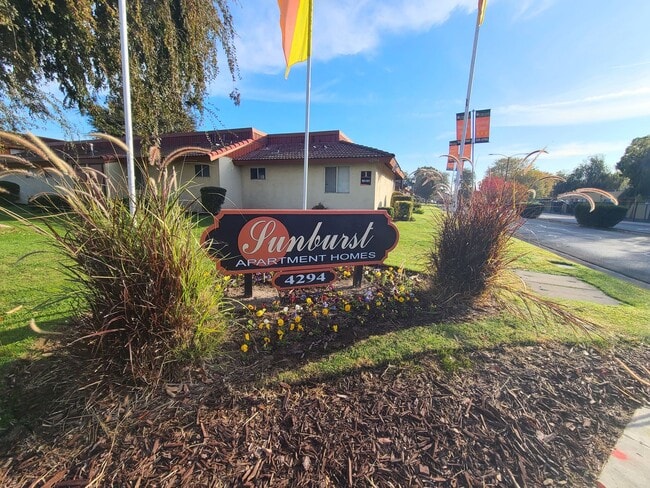 Photo - Sunburst Apartments