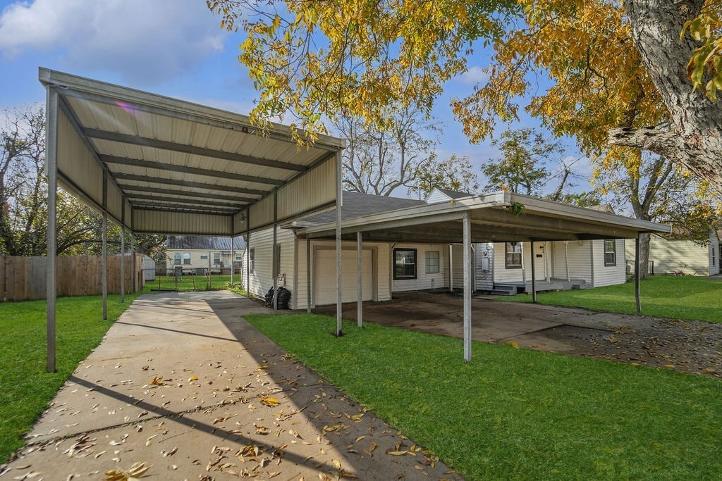 Photo - 214 E 1st St