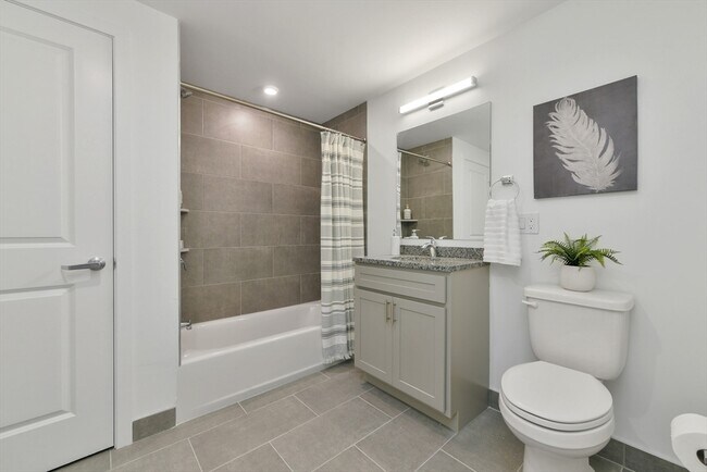 Photo - 585 Essex St Unidad 722