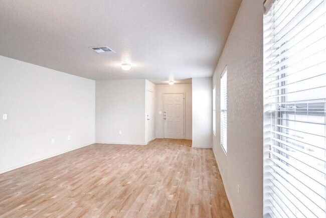 Photo - 7606 Cypress Vine