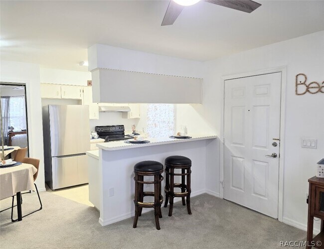 Photo - 843 SE Mayo Dr