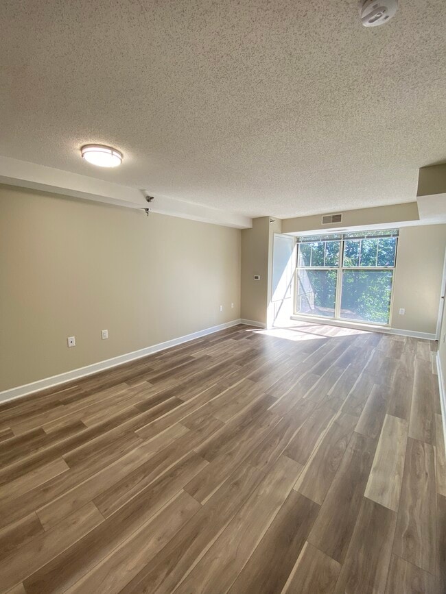 Photo - Hamilton Plaza