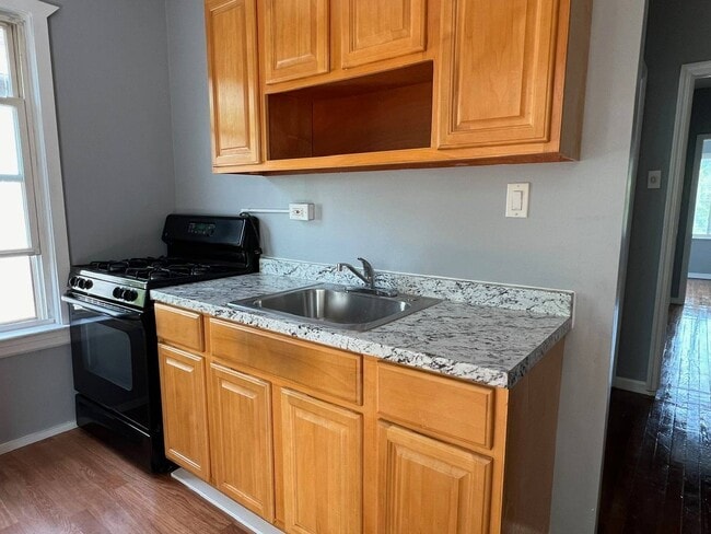 Photo - 27 Alton Pl Unit 2