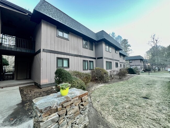 Photo - 33 Lake Dr Townhome