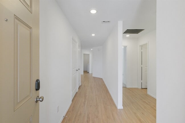 Photo - 27138 Breakaway Ln